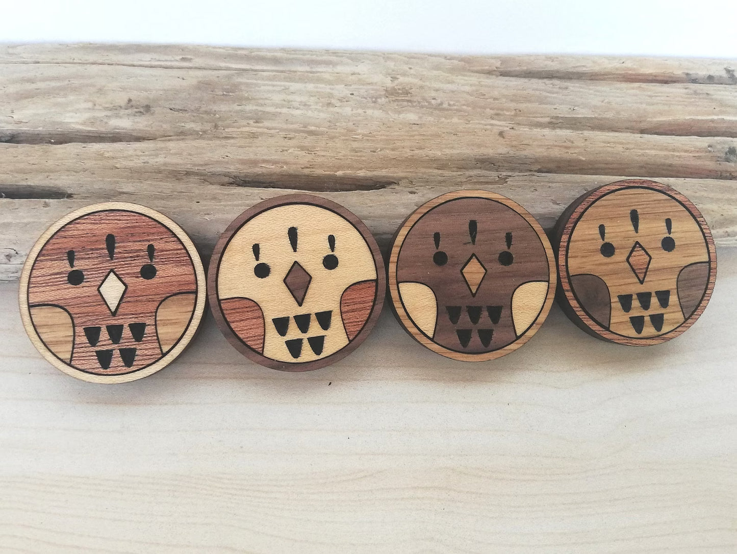 Wood Inlay Fridge Magnet Set: Birds (round)