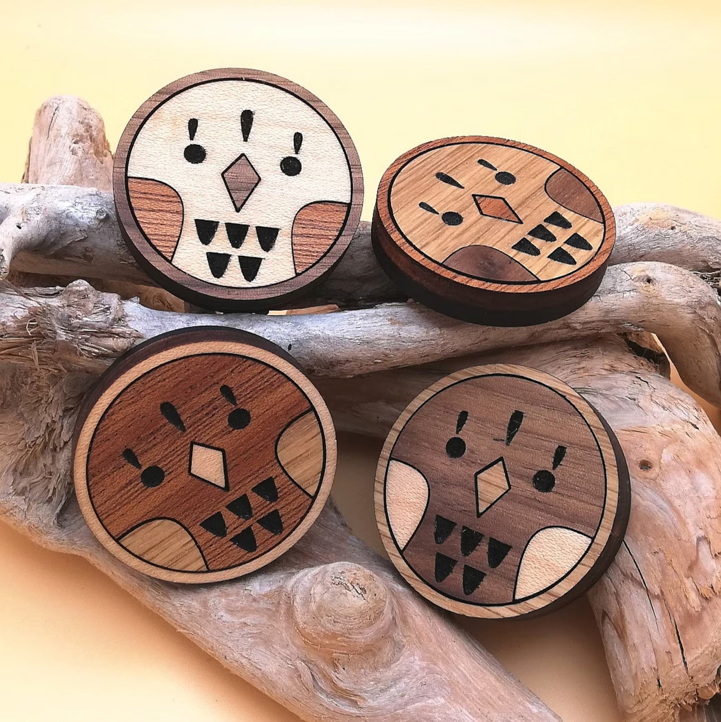 Wood Inlay Fridge Magnet Set: Birds (round)